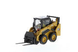 1:50 Cat® 242D3 Skid Steer Loader with Attachments, High Line Series, 85676