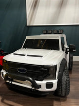 2 Seaters 24V Licensed Ford Super Duty F450 White Electric Kids' Ride On Car with Parental Remote Control Perfect Gift - Kids On Wheelz