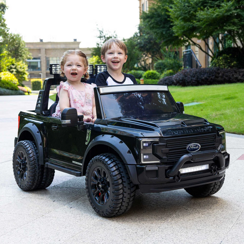 2 Seaters 24V Licensed Ford Super Duty F450 White Electric Kids' Ride On Car with Parental Remote Control Perfect Gift - Kids On Wheelz