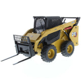 Cat 272D3 Skid Steer Loader 1:16 Diecast Radio Control (Comprend 4 outils de travail interchangeables - godet, tarière, fourches et balai), 28007