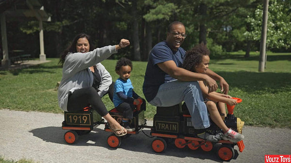 Train locomotive 12V avec chariot pour enfants et parents