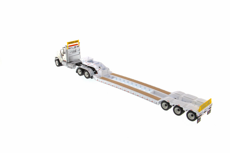 1:50 International HX520 Tandem Tractor with XL 120 Trailer. Including both rear boosters - White, 71015