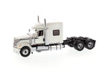 1:50 International LoneStar Sleeper Cab, Blanc, Série Transport, 71024 