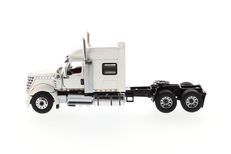 1:50 International LoneStar Sleeper Cab, White, Transport Series, 71024