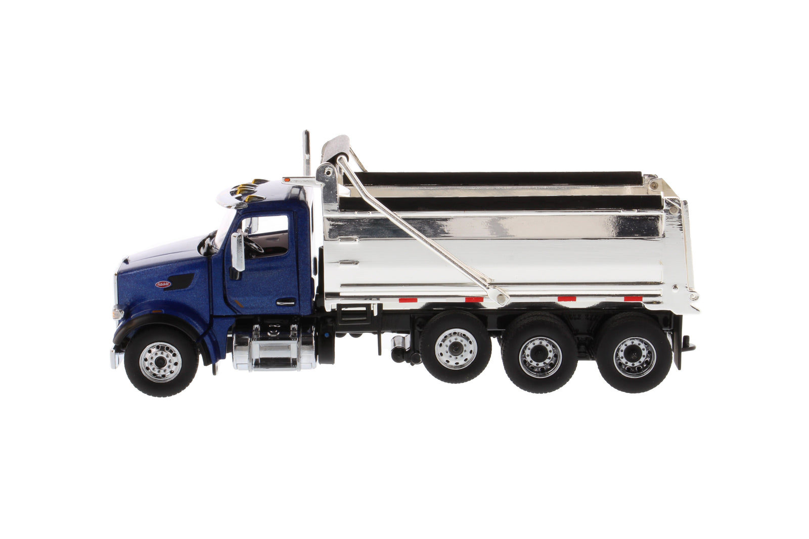 1:50 Peterbilt 567 SFFA Tandem with Pusher Axle Dump Truck