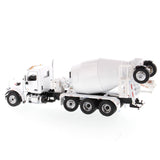 1:50 Peterbilt 567 SFFA Tandem avec Pusher &amp; Tag Essieux avec McNeilus Bridgemaster Mixer, Blanc - 71074