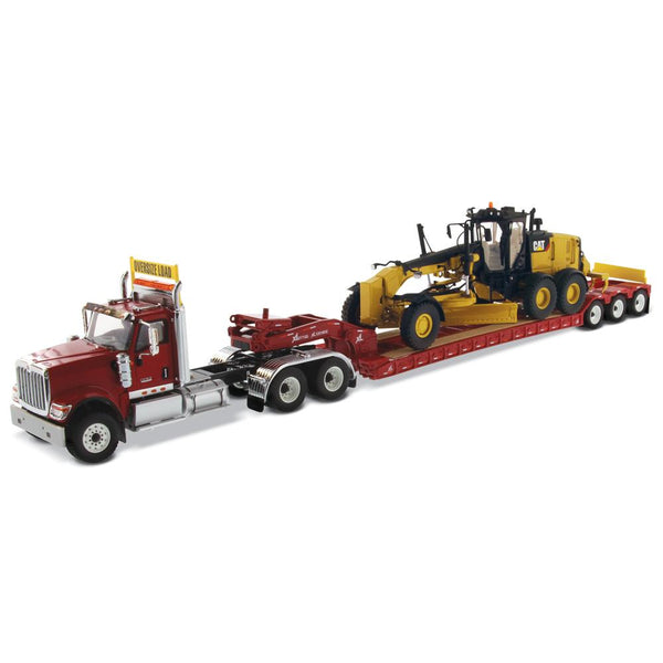 Tractor en tándem International HX520 a escala 1:50 + remolque XL 120, rojo con motoniveladora Cat® 12M3 cargada, incluidos ambos refuerzos traseros, 85598