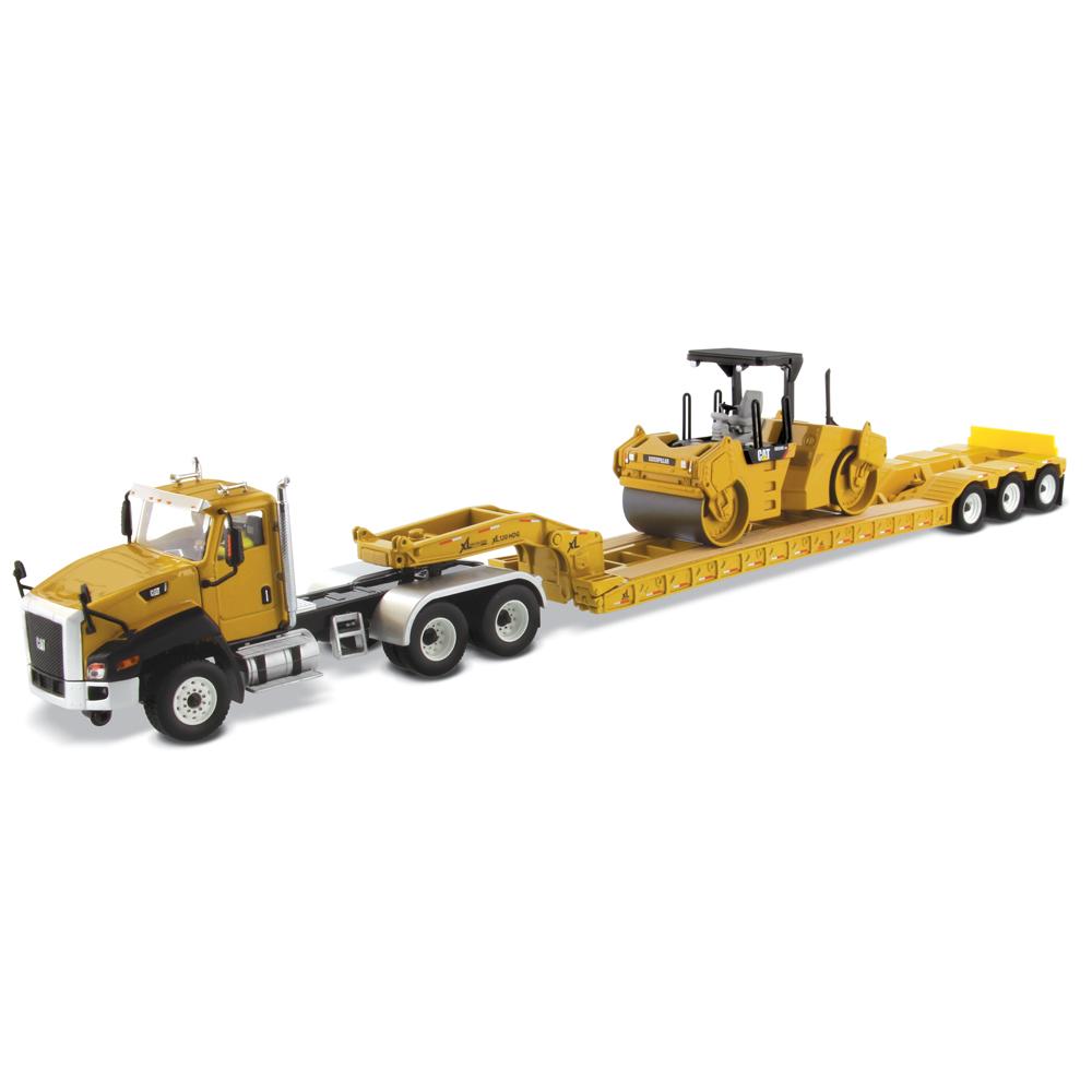 Tracteur à cabine courte Cat® CT660 1:50 et remorque HDG à profil bas XL120 avec compacteur d'asphalte vibrant Cat® CB-534D XW, 85601C