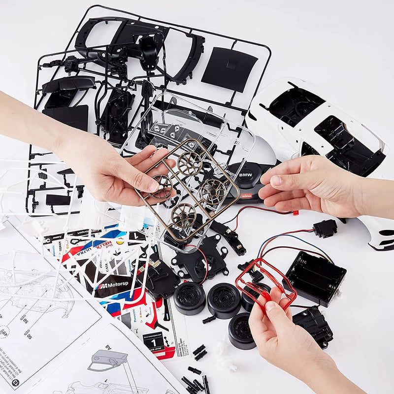 【BUILDING KIT】Rastar 1:18 BMW M8 GTE DIY Building Kit with Remote Control, 74pcs - Voltz Toys